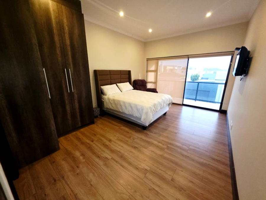 6 Bedroom Property for Sale in Sandown Western Cape